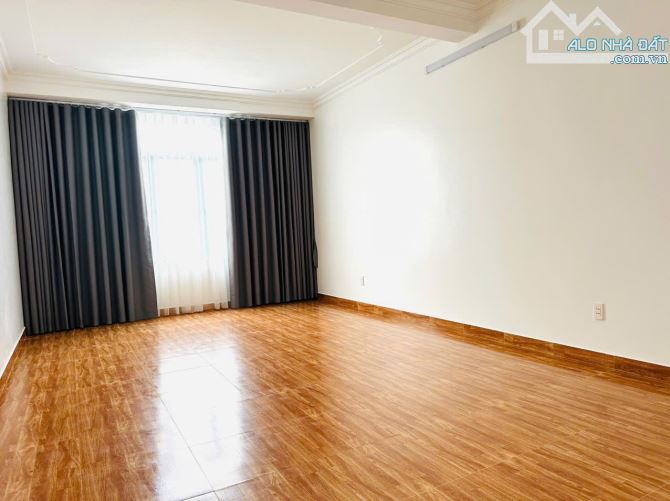 Bán nhà 3 tầng khu phân lô Thiên Lôi đường 15m - 6