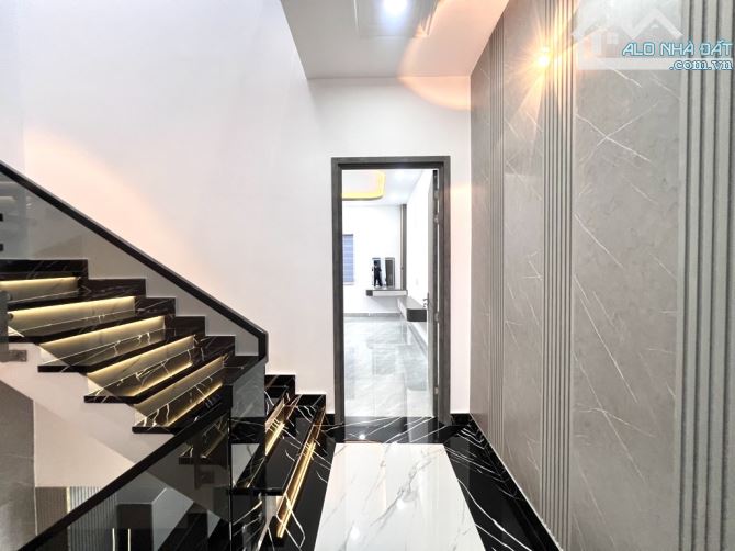 Nhà Phố 3 Tầng - Gần Trung Tâm Quận 7 - 4x16 - Nhỉnh 5 Tỷ - 6