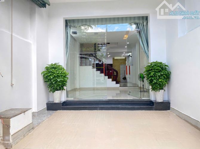 BÁN NHÀ MẶT TIỀN 3 TẦNG ĐÚC LÊN SỐ NHÀ 23 HOÀ MINH 16 - 6