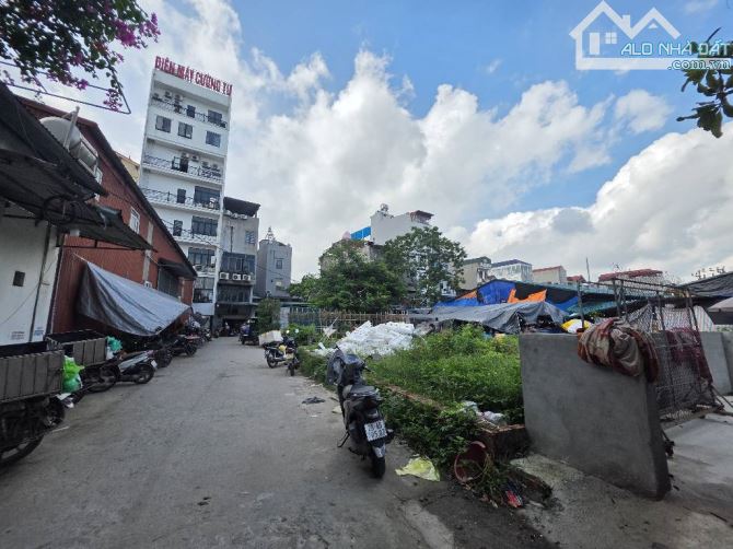Siêu phẩm mặt Chợ Văn Giang/ 7.9 tỷ/93 m2 - 6