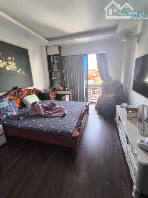 bán nhà ngọc thụy gần công viên -gần chợ- ô tô thông - thang máy - 38m2 - giá chỉ 12 tỷ - 6