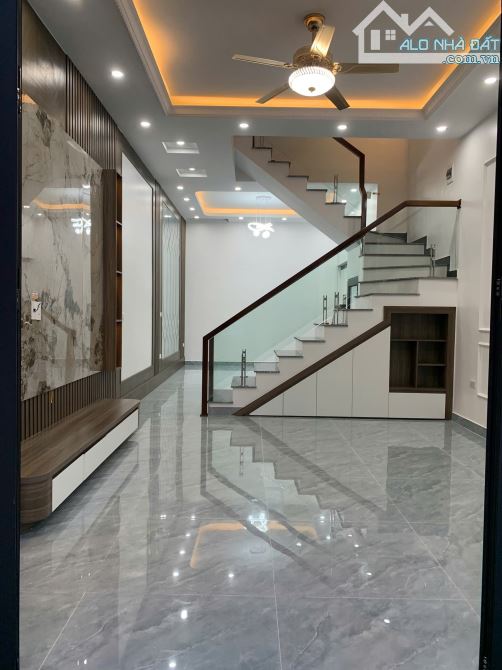 Bán nhà mặt ngõ 435 Đằng Hải ☯️ Hướng Tây tt Diện tích: 46m2 nhà 3 tầng Công năng: 3ngủ, 3 - 7