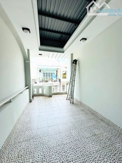 SÁT MẶT TIỀN 3 CĂN Nguyễn Hồng Đào , Tân Bình , khu vip Bàu Cát  vị trí Cực đẹp Hẻm xe Hơi - 7
