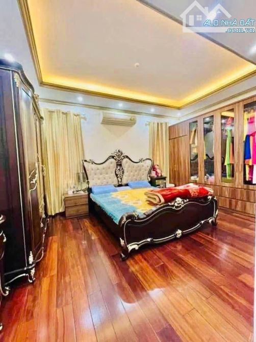 BÁN NHÀ PHỐ TÔN THẤT TÙNG, ĐỐNG ĐA - LÔ GÓC - 7 TẦNG THANG MÁY - Ô TÔ - NỘI THẤT ĐẲNG CẤP - 7