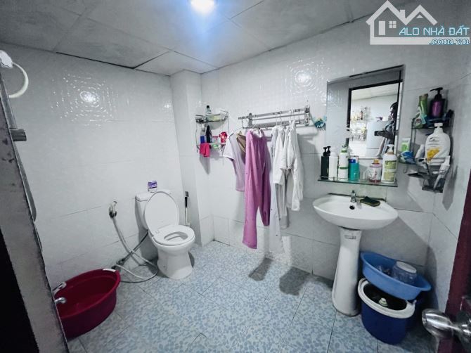 Chính chủ cần bán nhanh căn nhà CÂP4 GÁC LỬNG đường an trung đông.  Sơn trà - 7