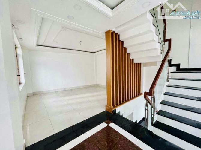 NHÀ MỚI ĐẸP – 5 TẦNG – LÔ GÓC 2 MẶT THOÁNG – HXH TRÁNH – NGAY LÊ TRỌNG TẤN 7.69 TỶ - 7