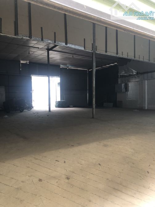 Cho thuê kho xưởng khu đô thị Văn Khê. DT 250m2, MT 10m, điện 3 fa, xe công đỗ cửa giá - 7