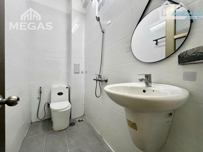 Phòng quận 3 đường lê văn sỹ ban công 30m2 - 7