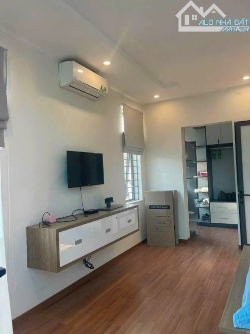 Cho thuê nhà 5 tầng kiệt ô tô Nguyễn Hữu Thọ, Hoà Thuận Tây, Hải Châu. DT 40m2. Giá 15tr - 7