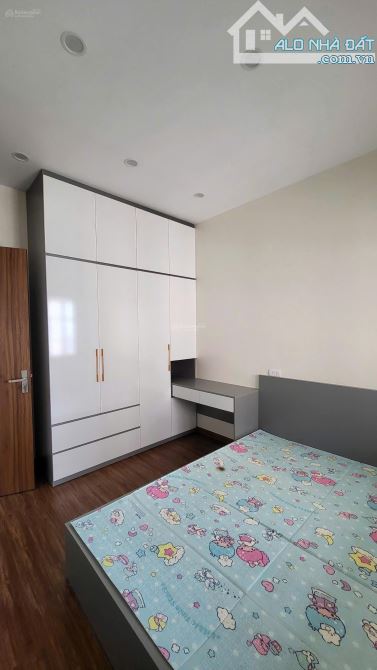 Cho thuê căn Licogi 13 Khuất Duy Tiến, 90m2, 3 ngủ 2vs. Đồ cơ bản đầy đủ. 15,5tr - 7