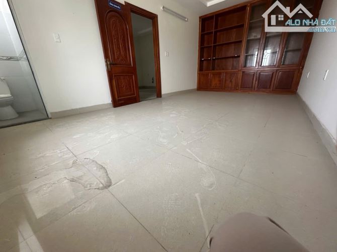 CHO THUÊ TOÀ NHÀ 7 TẦNG - THANG MÁY - LÔ GÓC 2 MẶT TIỀN KINH DOANH - 1250M2 SỬ DỤNG - 7