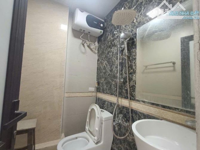 Văn Chương - Mặt ngõ kinh doanh - Vỉa hè - Ô tô đỗ cửa - Nhà dân xây chắc chắn - Gần hồ - 7