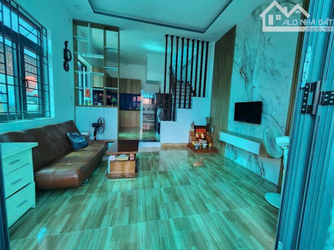 BÁN NHÀ Khu vực: VĨNH NGỌC 🔥 CỰC HIẾM NHÀ XÂY MỚI 2 TẦNG 2 MẶT TIỀN GIÁ RẺ VĨNH NGỌC •Phá - 7