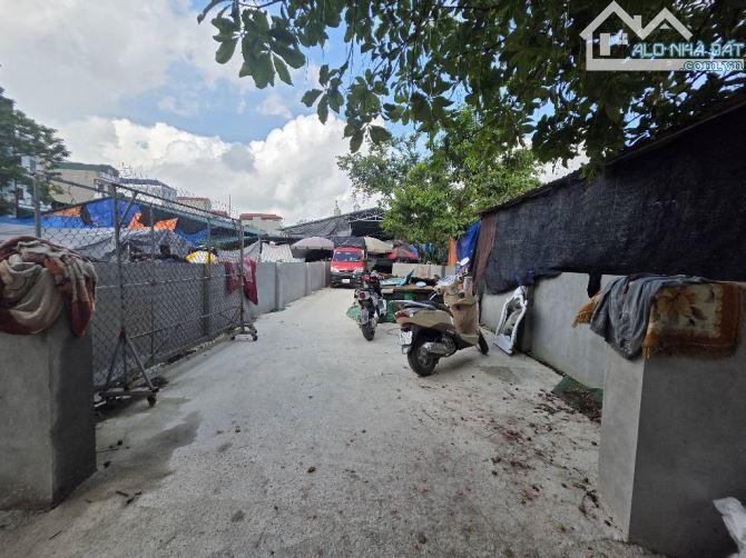 Siêu phẩm mặt Chợ Văn Giang/ 7.9 tỷ/93 m2 - 7