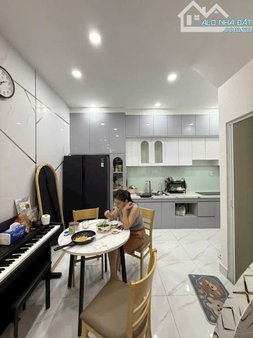 💥PHÚ THUẬN Q.7💥4TẦNG - DTS 110M2 - 4PN - SHR - HCONG ĐẦY ĐỦ. CHỈ 4Ty850 - 8