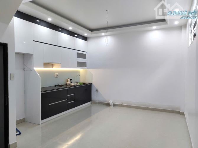 Nhà 4 tầng, xây độc lập, oto đậu cửa,sân bên cạnh rộng tha hò để xe đi bô ra Aeon mall - 8