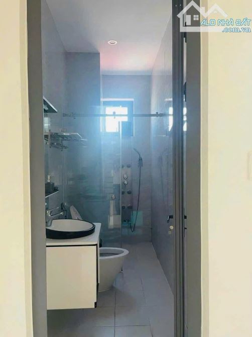 Cho thuê nhà 5 tầng kiệt ô tô Nguyễn Hữu Thọ, Hoà Thuận Tây, Hải Châu. DT 40m2. Giá 15tr - 8