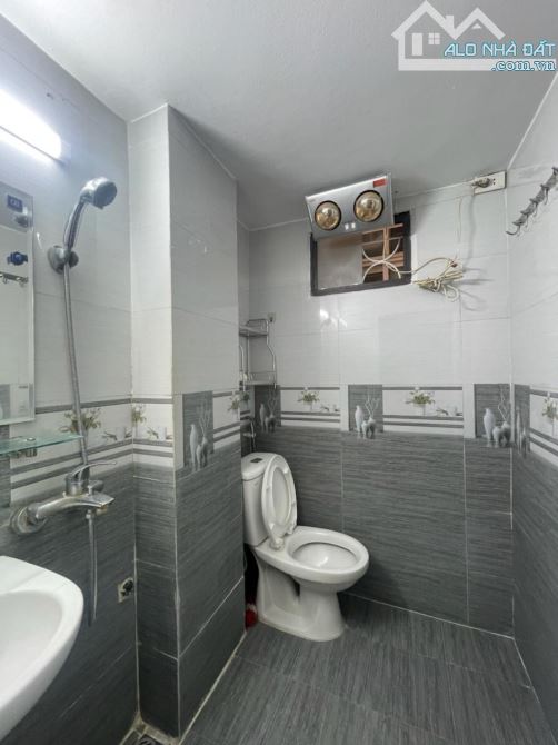 DUY NHẤT 1 CĂN NHÀ TRƯƠNG ĐỊNH - 26M2 MẶT TIỀN 4.5M - 4 TẦNG - NHỈNH 5 TỶ - Ô TÔ CÁCH 15M - 8