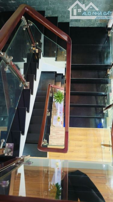 Nhà Gò Cát Phú Hữu – 59m² – 1 trệt 1 lửng 1 lầu – 5.2 tỷ - 8