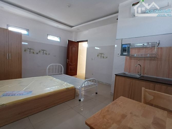 Bán tòa nhà CHDV 8 tầng mặt tiền Lê Văn Thọ, P.8, Gò Vấp dòng tiền 100tr/th 180m2 - Giá 31 - 8
