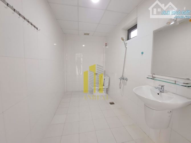 CHO THUÊ TOÀ NHÀ MẶT TIỀN ĐƯỜNG NGUYỄN VĂN HƯỞNG 700M2 GIÁ 150 TRIỆU - 9