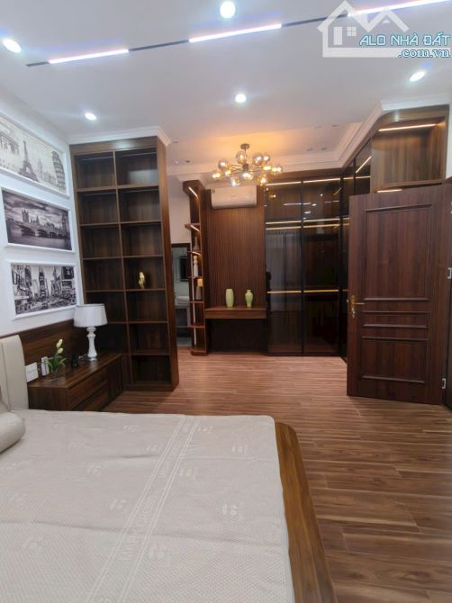 Đẳng cấp sang trọng, ngõ 409 Kim Mã, oto 20m, full nội thất thang máy, 46m2. Giá 15.5 tỷ - 9