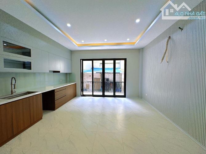 BÁN NHÀ PHÂN LÔ VƯƠNG THỪA VŨ – 45M² – 6 TẦNG – GARA Ô TÔ – THANG MÁY – 16.7 TỶ - 9