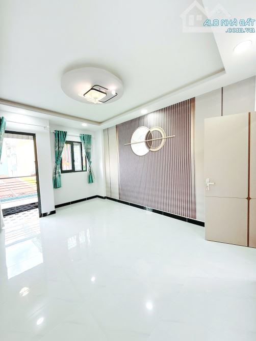 Bán nhà mới 2 lầu gần mặt tiền đường Cao Xuân Dục P.12 Quận 8 - 9