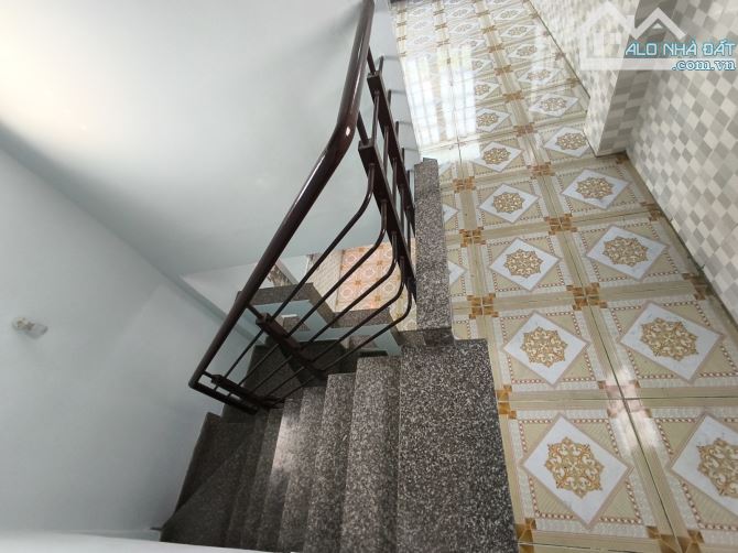 NHÀ 2 TẦNG 3PN 2WC – DTSD 100M2– MẶT TIỀN NHỰA 8M THÔNG TT. HÓC MÔN – GIÁ 3TỶ550 - 9