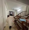 CHO THUÊ NHÀ NGUYÊN CĂN PHỐ BỒ ĐỀ - Ô TÔ ĐỖ GẦN 33M 3T 3PN  GIÁ 8,5 TRIỆU  FULL NỘI THẤT