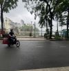 Cần bán căn nhà mặt phố Trúc Bạch, DT 137m2x9T, MT 4,3m, lô góc, SĐ 104m2 KD căn hộ .