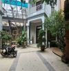 Bán nhà Phương Mai gần hồ, BV Bạch Mai 120m x 3T sân vườn, an sinh cực tốt.