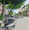 9 tầng thang máy có hầm, 10m Phố Kim Mã ngõ thông,215m2 đất,45 phòng ~ 300tr/th. Giá 74 tỷ