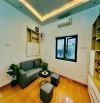 Tập thể mặt phố Hoàn Kiếm , đẹp ở ngay ,có chỗ để xe ô tô , cầu thang thoáng sạch