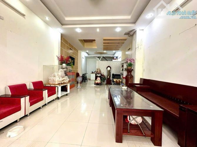 ✅ Cần bán nhà 4 tầng đường 8m  gần đường Lê Thanh Nghị,, Nha Trang
