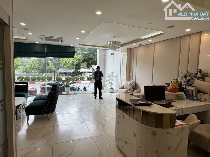 MẶT PHỐ VIP TRẦN VỸ – CẦU GIẤY TÒA NHÀ 9 TẦNG NỔI + 1 HẦM – THIẾT KẾ HIỆN ĐẠI – KINH DOANH