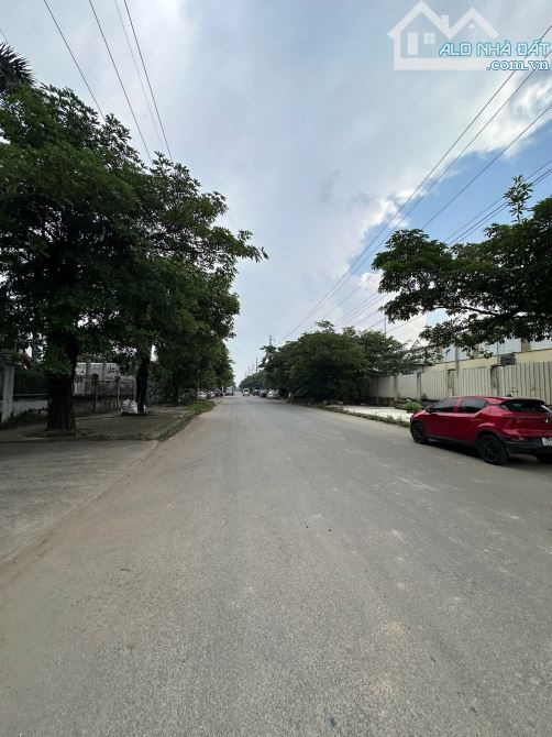 CHO THUÊ KHO XƯỞNG Diện tích: 1.200m² tại Khu Công Nghiệp Thạch Thất , Quốc Oai, Hà Nội