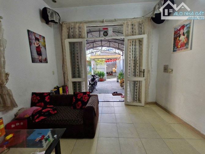 Bán nhà 3 tầng kiên cố HXT Cạnh Nguyễn Duy Trinh - chỉ nhỉnh 7 tỷ