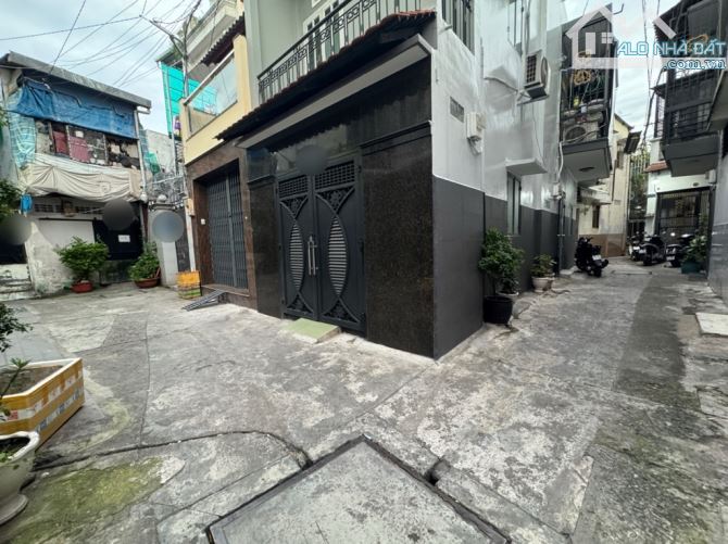 Bán 2 căn 8.5 x 15 , gần 150m2 HXH CMT8 - phù hợp đầu tư KD , cho thuê CHDV...