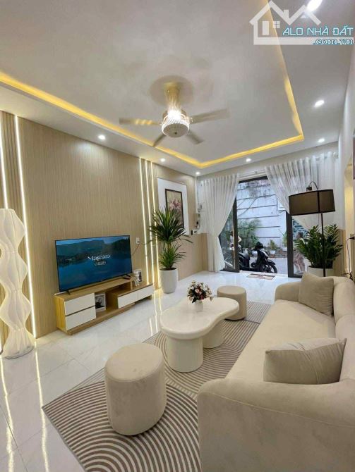 🔥 NHÀ 2 TẦNG – VỪA Ở VỪA KINH DOANH – KIỆT Ô TÔ 5M HÙNG VƯƠNG – CHỈ 5.X TỶ  📍 Vị trí: Hù