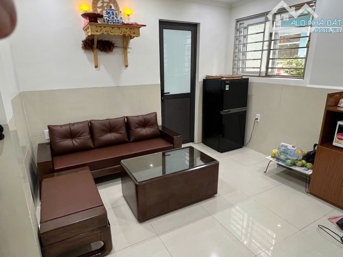 Bán căn tập thể Trần Bình, Cầu Giấy, 50m T1, 2 ngủ, nhà đẹp,chỉ nhỉnh 2 tỷ