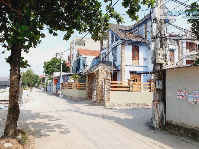 💥💥ĐẤT FULL THO CU NGÕ NÔNG CÁCH 10m ĐƯỜNG HAI Ở TO TRÁNH SÁT BÌA LÀNG CHỢ YÊN MẶT TIỀN Đ