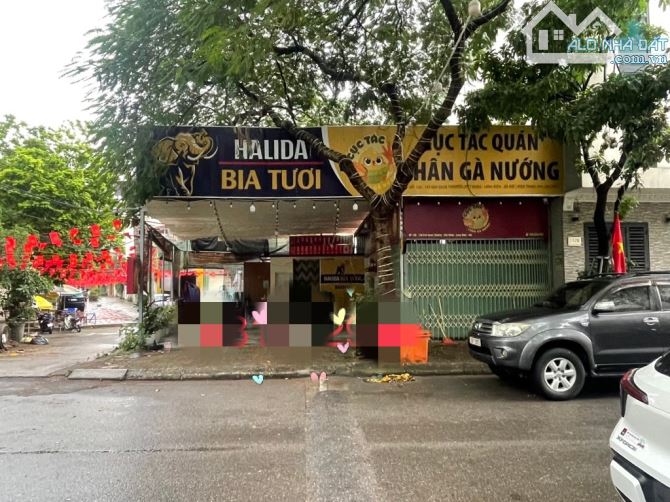 Bán đất mặt phố víp việt hưng 105m² , mt 5m lô góc 3 mặt tiền vỉa hè ôtô tránh giá 35 tỷ .