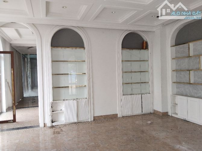 🏢 BÁN TÒA NHÀ GÓC 2 MẶT TIỀN – NGUYỄN ĐÌNH TRỌNG – CÓ THANG MÁY