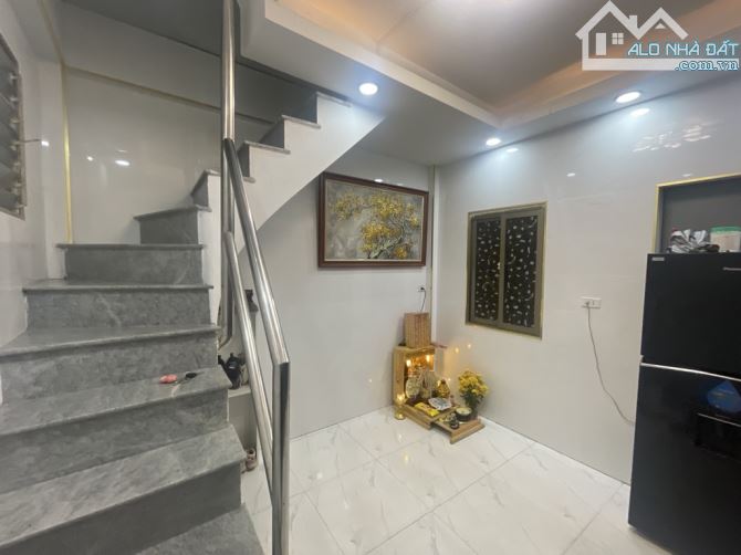 Bán nhà khu vực ba đình Diện tích 37/40mx4tang.mặt tiền 5m.dài 7m.Tiện ích gần trường học