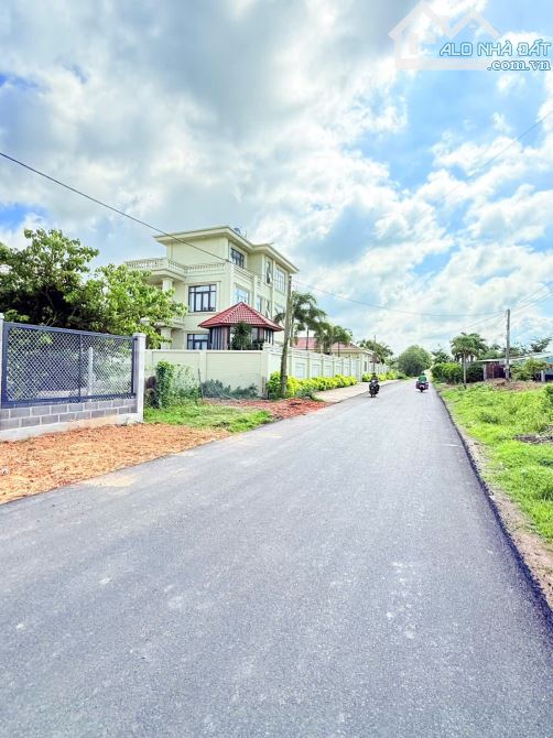 Bán Đất Trung Tâm TT Đất Đỏ , Ngang 12 Sâu 39 , Sẵn 120 Thổ Cư Giá Chỉ 1.750 Tỷ