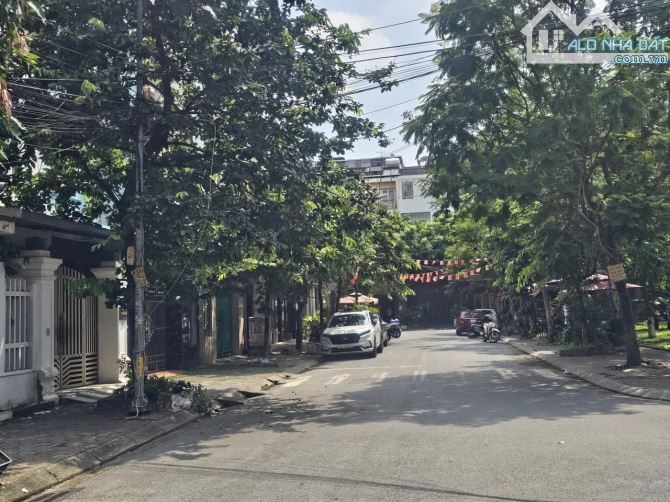 Bán nhà HuD A Nhìn Vườn Hoa DT 86m, MT5,2m, Hướng ĐN, Giá 16 tỷ