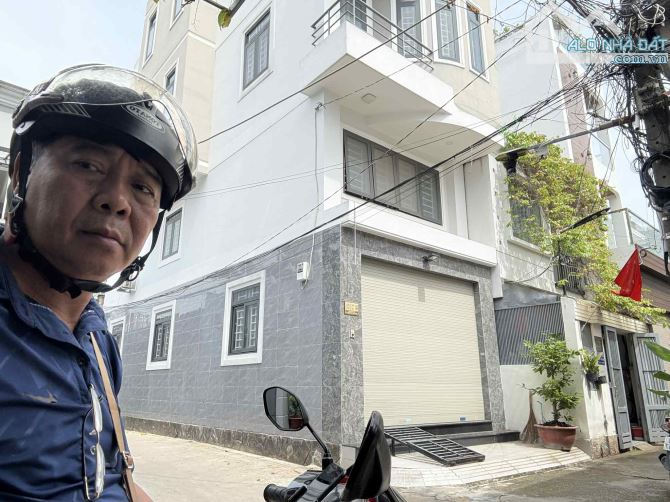NHÀ 2 MẶT TIỀN, ĐUÒNG 4M KHÔNG LỘ GIỚI, CÁCH HOÀNG TRỌNG MẬU 30m, NỞ HẬU.