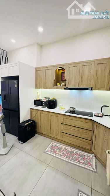 NHÀ ĐẸP VỊ TRÍ ĐẸP 6M THÔNG GẦN MẶT TIỀN LÊ VĂN QUỚI  GIÁP TÂN PHÚ