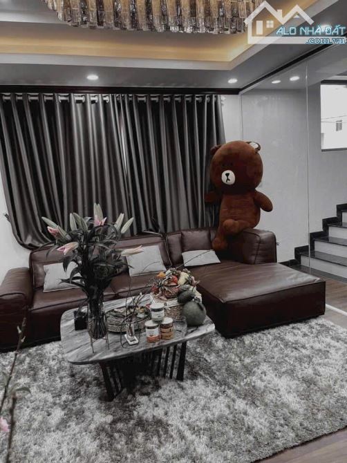 Bán nhà 1T3L góc 2MT gần Vincom Tân Mai. Biên Hoà. 5,7x12m 68,5m. Đường oto. Giá 6,5 tỷ.